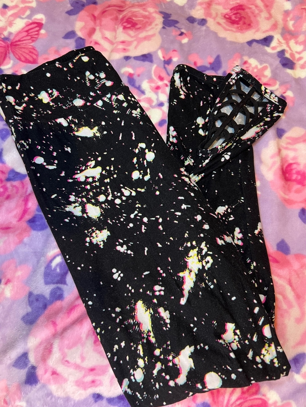 Black Splatter Print Crisscross Ankle Leggings Size L